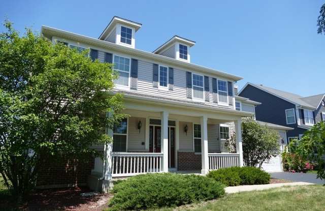 717 VERSAILLES Parkway Gallery 2