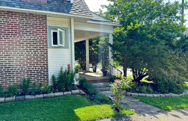 Incredible 3-Bedroom Detached Home in Bryn Mawr! Available NOW! photos photos