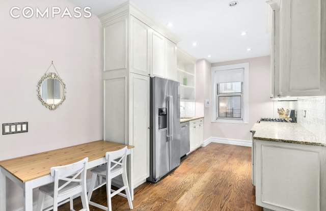 17 East 97th Street Gallery 2