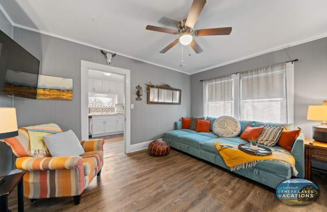 Downtown Lake Geneva Getaway Near Beach & Dining – Available for Monthly & Mid-Term Rentals Gallery 4