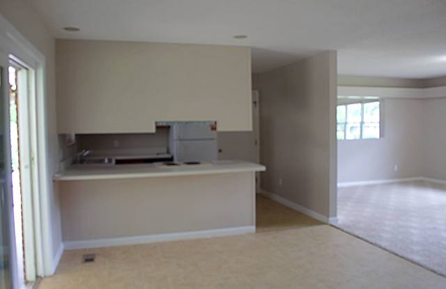 Beautiful Brick 3 bedroom 2 bath Maryville City Schools Gallery 4