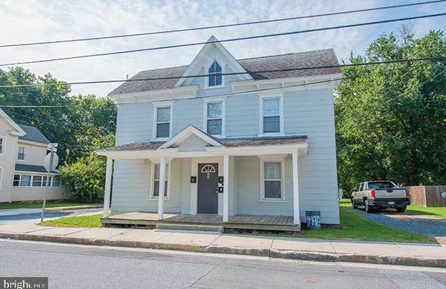 208 E EAST ST #A Gallery 2