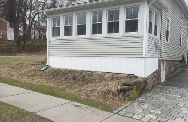 20 Elm Street - 20 Elm Street, Tariffville, CT 06081