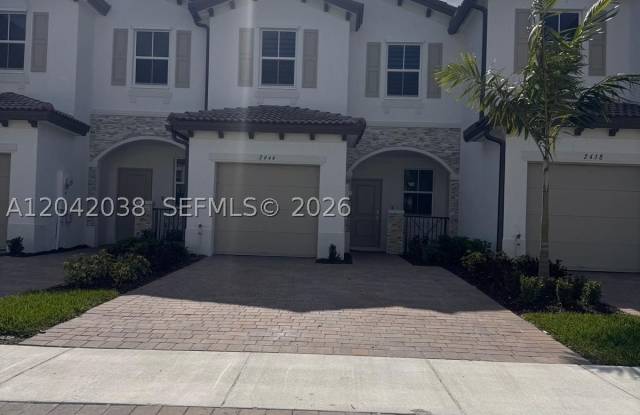 2444 SE 29th St photos photos