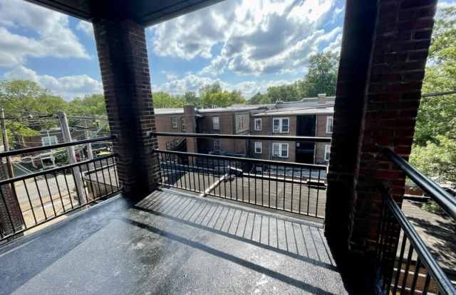 6332 North Rosebury Avenue 2W Gallery 4