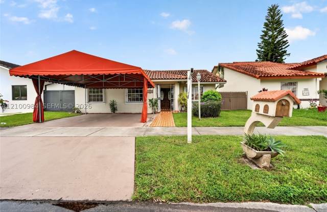 13889 SW 158th Ter Gallery 2