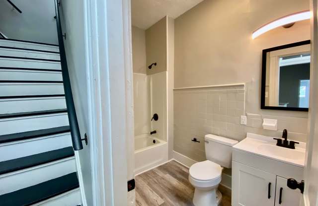Recently Renovated 5 Bed/3 Bath Rental Mins. From UC on Klotter Ave Only $700/pp ($3,500/mo) Gallery 4