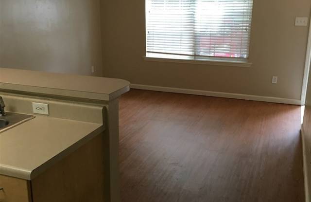 1618 Belle Vue Way Gallery 3