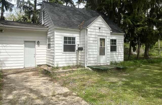 717 Maplehill Avenue photos photos