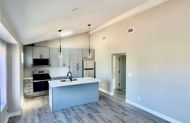 2518 Carnegie Avenue - 2518 Carnegie Avenue, Costa Mesa, CA 92626