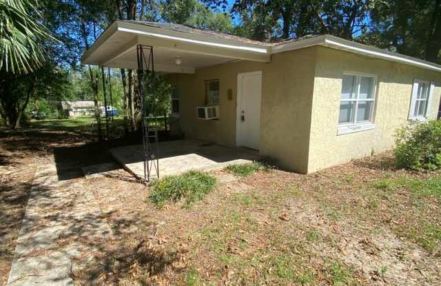 Cottage Home in Seminole Manor Gallery 3