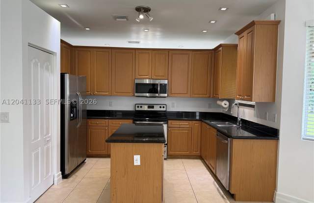 1926 SE 23rd Ct Gallery 3
