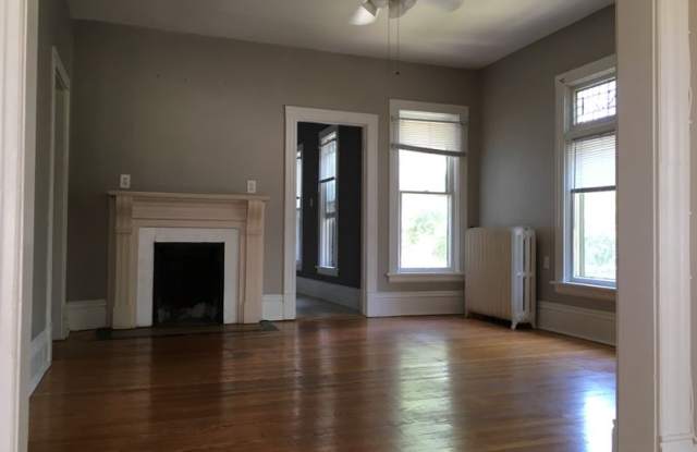 902 W 22nd St - 902 West 22nd Street, Minneapolis, MN 55405