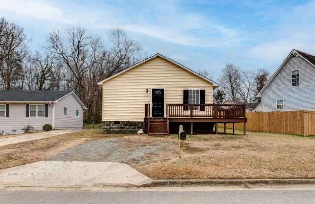 SW Home, Appliances,  All Electric, Wrap around Deck! Gallery 1