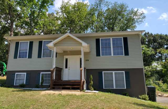 3 Bed 2 Bath Large home located in Jonesborough, on 164 Cochran Road, offered exclusively by Property Listing  Rental Agency. photos photos