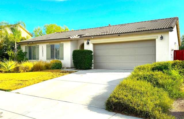 Single story house with Mountain views - close to freeways - Shopping center photos photos
