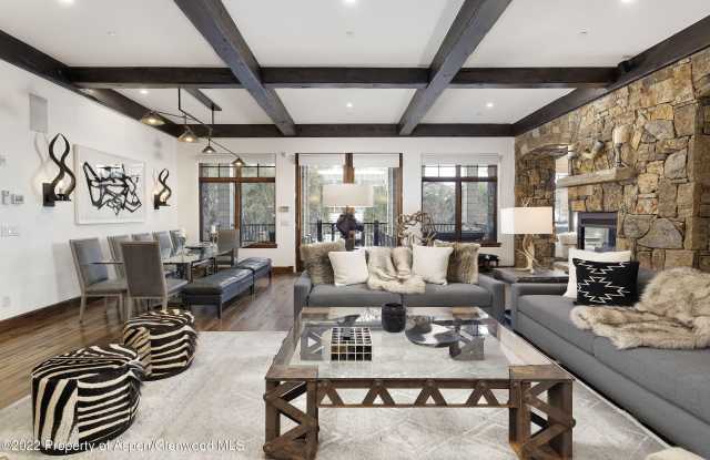 704 E Cooper Avenue unit: 3 photos photos