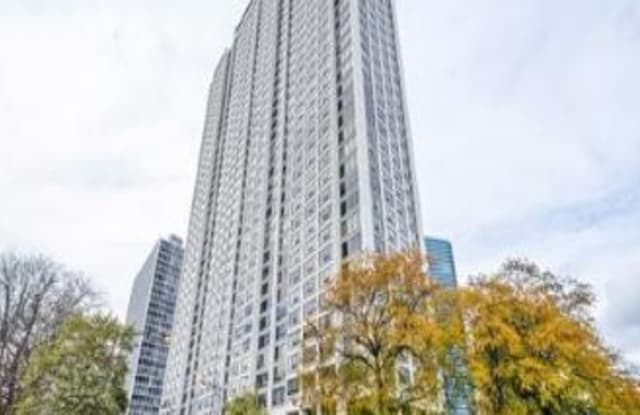 2800 North Lake Shore Drive - 2800 North Lake Shore Drive West, Chicago, IL 60657