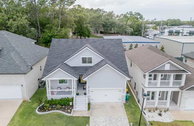 409 Hideaway Lane - 409 Hideaway Lane, Niceville, FL 32578