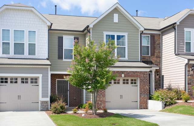 Available now! Luxurious 3 bedroom townhouse close to Southpoint! photos photos