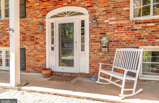 9128 GLENBROOK ROAD - 9128 Glenbrook Road, Mantua, VA 22031