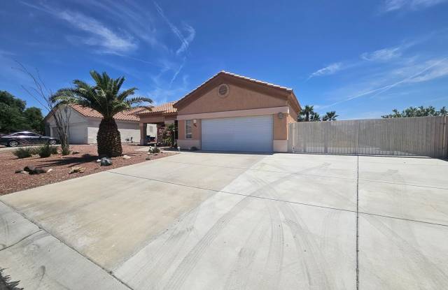 Beautiful 3 Bedroom Home In The Fox Creek Community. 55+ - 2882 Moonlight Drive, Bullhead City, AZ 86442 Beautiful 3 Bedroom Home In The Fox Creek Community. 55+ - 2882 Moonlight Drive, Bullhead City, AZ 86442