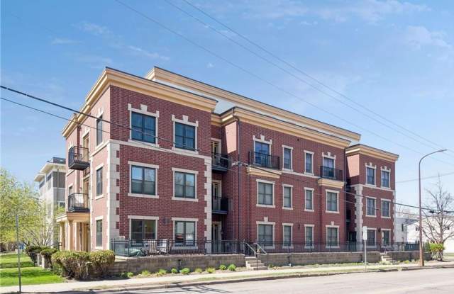 Large 2BD/2.5BA two story corner unit on Dayton Ave in St Paul!! photos photos Large 2BD/2.5BA two story corner unit on Dayton Ave in St Paul!! photos photos