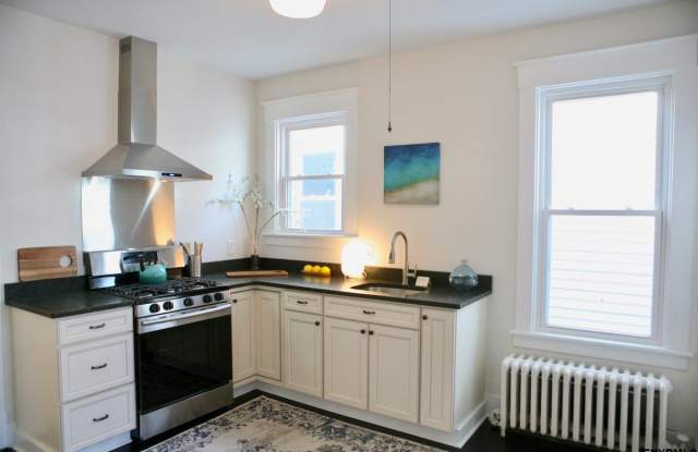 677 Myrtle AveApt 2 Gallery 3