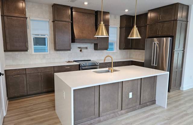 408 E Oak Ave photos photos
