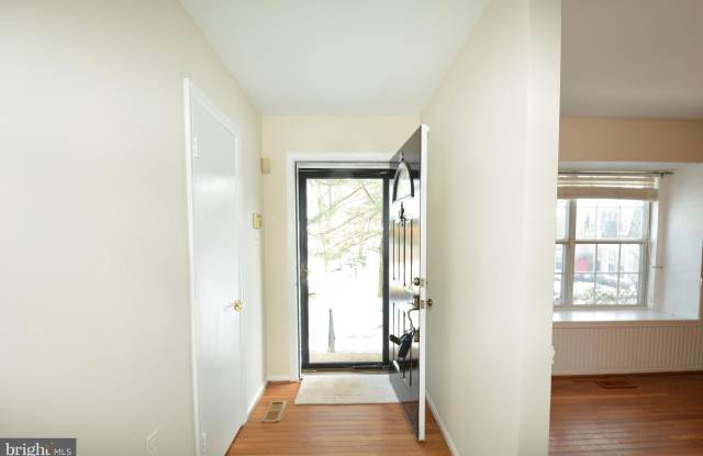 10249 QUIET POND Terrace Gallery 3