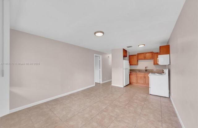 2610 Riverland Dr photos photos