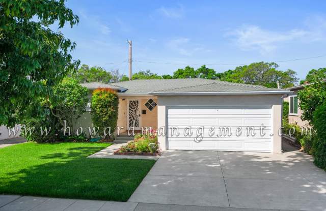 Cozy, Well Kept 3 Bedroom Home, Laundry  Garage, Pet Friendly, with a Yard photos photos
