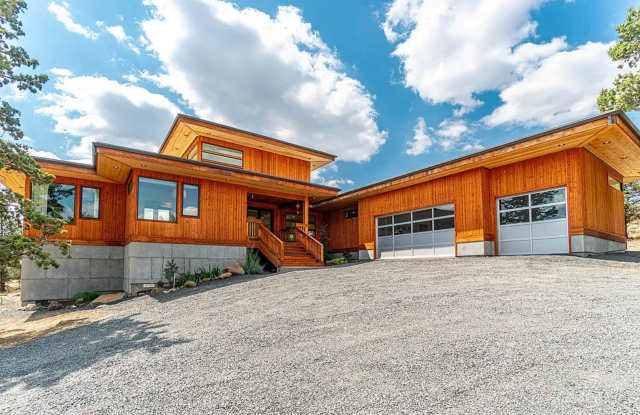 Stunning 4 Bed/3.5 Bath on 4.39 Acre Lot-76th Street photos photos