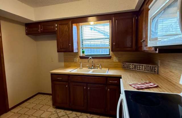 Spacious 3 Bedroom, 2 Bath Home in Moore! Gallery 4