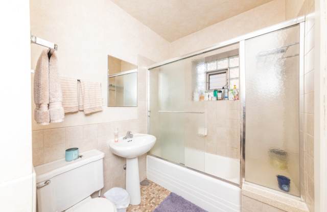 3411 North Elaine Place Gallery 2