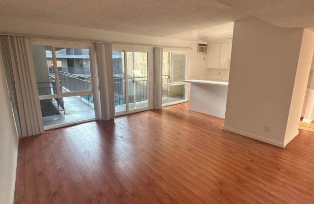 511 N Kenmore Avenue Gallery 2