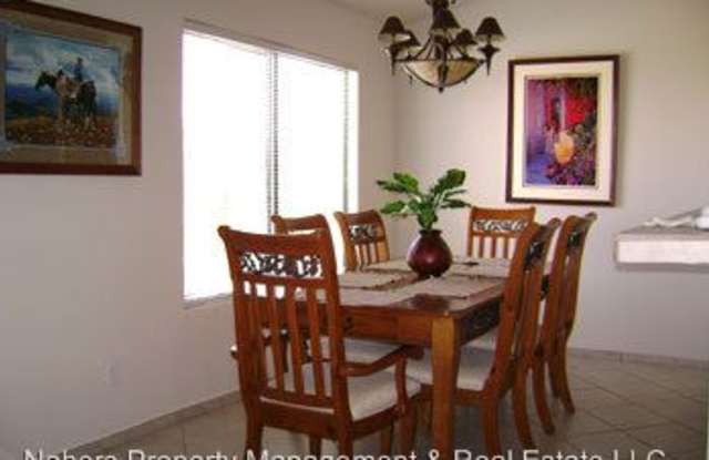 Plaza Del Lago Gallery 4