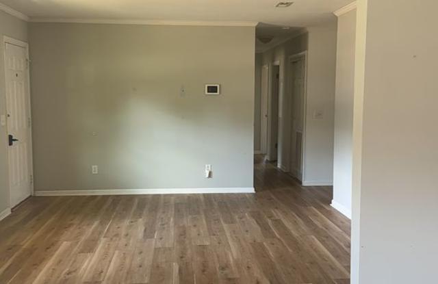 Available NOW- 210 Chinook Gallery 4