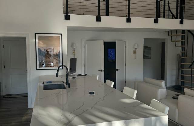 149 Beach Summit Court Gallery 3