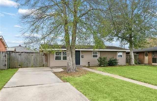 312 LYNNETTE Drive Gallery 1