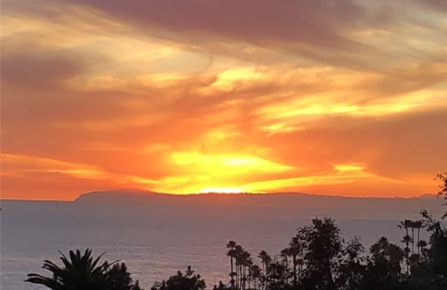 694 N Coast Highway - 694 N Coast Hwy, Laguna Beach, CA 92651