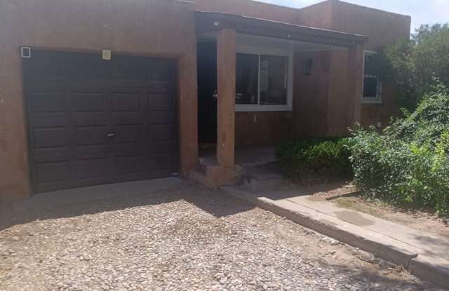 Cozy 2-Bedroom 1 Bathroom Home in NE ABQ! Gallery 3