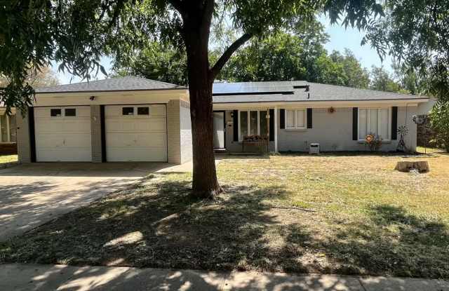 7009 Wayne Avenue Gallery 1