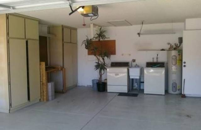 EXCELLENT CORNER LOT HOME IN ADULT COMMUNITY! Gallery 3