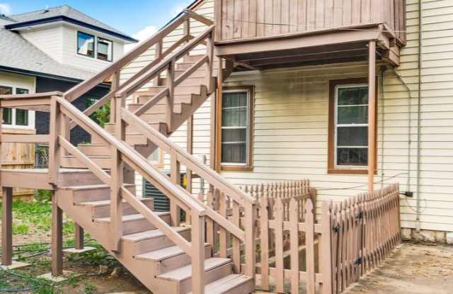 This charming 1920's tudor is walking distance to Martin's BBQ, and to 12 South! Gallery 3