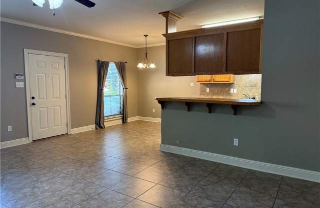 818 Meadow Bend Dr Gallery 1
