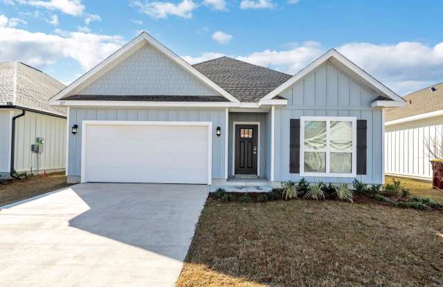 4bed/2bath Craftsman home in Crestview - 217 Lyla Lane, Crestview, FL 32539
