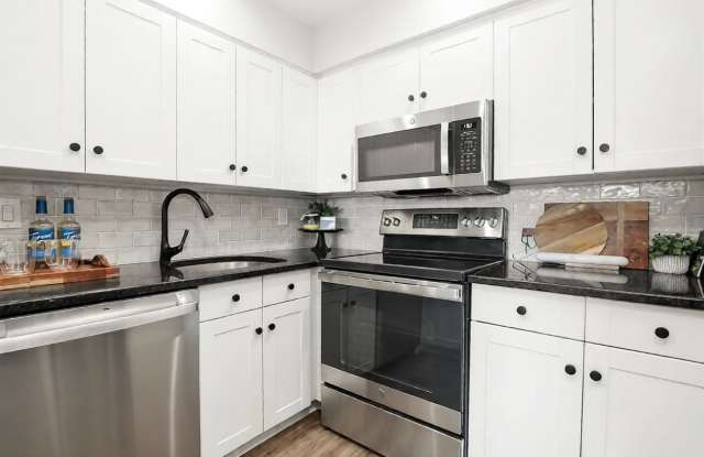 1465 E Putnam Ave photos photos