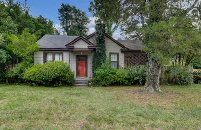 Cozy Corner-Lot Home Near The Vista, Downtown  USC! - 3500 Palmetto Avenue, Columbia, SC 29203