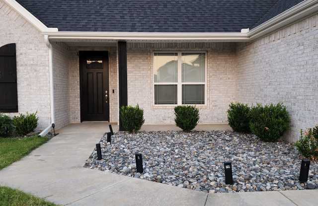 1020 Lakeview Drive Gallery 3